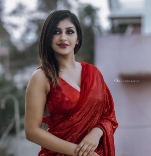 Yashika Aannand (aka) Yashika