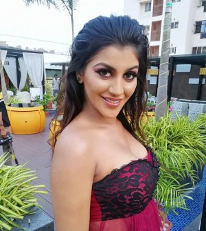 Yashika Aannand (aka) Yashika