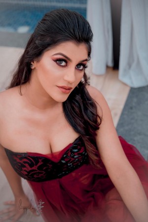 Yashika Aannand (aka) Yashika