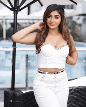 Yashika Aannand (aka) Yashika