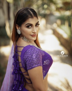 Yashika Aannand (aka) Yashika