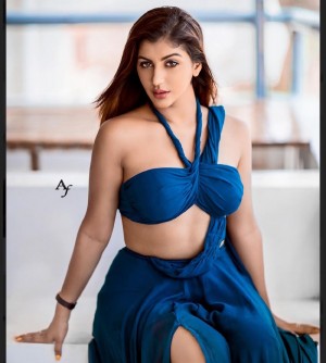 Yashika Aannand (aka) Yashika