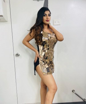 Yashika Aannand (aka) Yashika