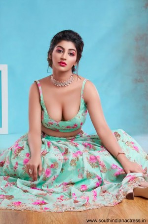 Yashika Aannand (aka) Yashika