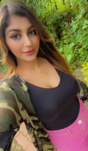 Yashika Aannand (aka) Yashika