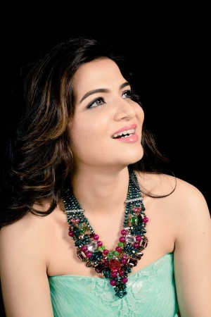 Dhivyadharshini (aka) Dhivya dharshini