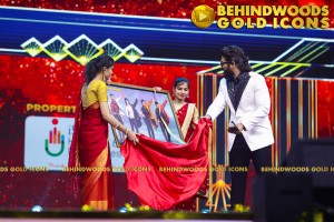 BEHINDWOODS GOLD ICONS 2023 - THE AWARD MOMENTS SET 1