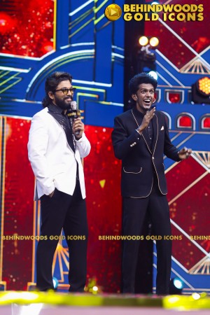 BEHINDWOODS GOLD ICONS 2023 - THE AWARD MOMENTS SET 1