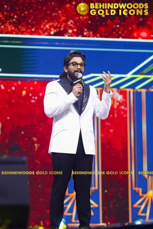 BEHINDWOODS GOLD ICONS 2023 - THE AWARD MOMENTS SET 1