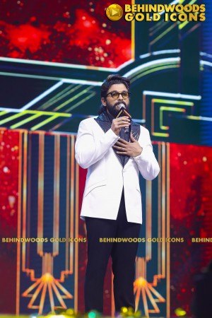 BEHINDWOODS GOLD ICONS 2023 - THE AWARD MOMENTS SET 1