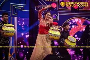 BEHINDWOODS GOLD ICONS 2023 - THE AWARD MOMENTS SET 2