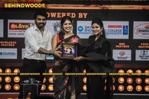 Behindwoods Gold Icons - The Awarding Photos