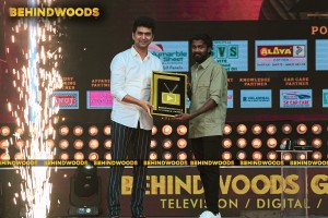 Behindwoods Gold Icons - The Awarding Photos