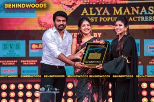 Behindwoods Gold Icons - The Awarding Photos