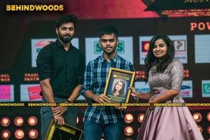 Behindwoods Gold Icons - The Awarding Photos