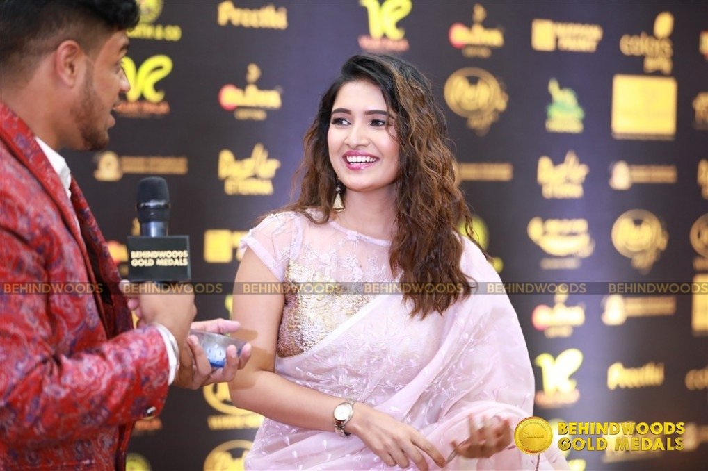 Behindwoods Gold Medals - Iconic Edition - The Red Carpet