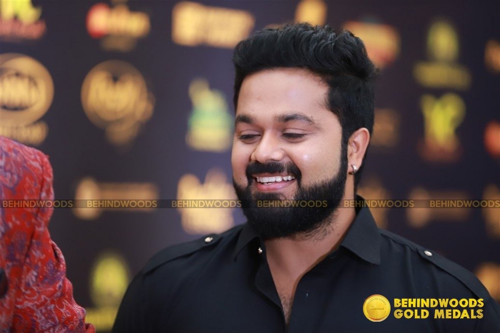 Behindwoods Gold Medals - Iconic Edition - The Red Carpet