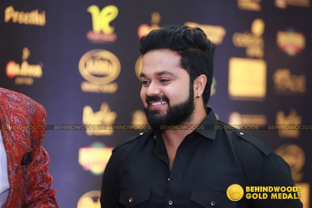 Behindwoods Gold Medals - Iconic Edition - The Red Carpet