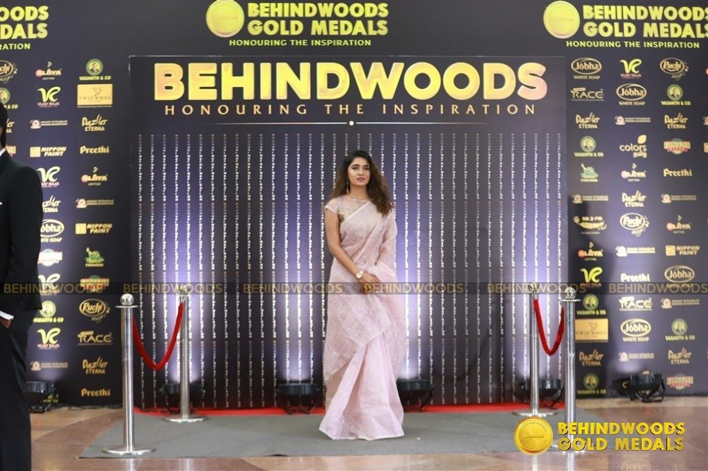 Behindwoods Gold Medals - Iconic Edition - The Red Carpet