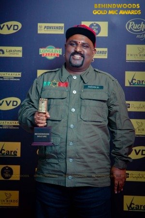 Behindwoods Gold Mic - The Red Carpet