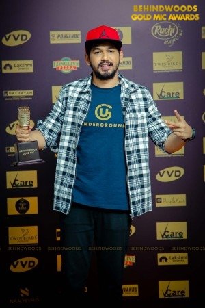 Behindwoods Gold Mic - The Red Carpet