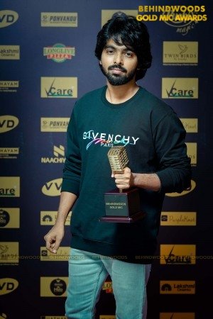 Behindwoods Gold Mic - The Red Carpet