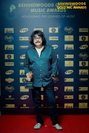 Behindwoods Gold Mic - The Red Carpet