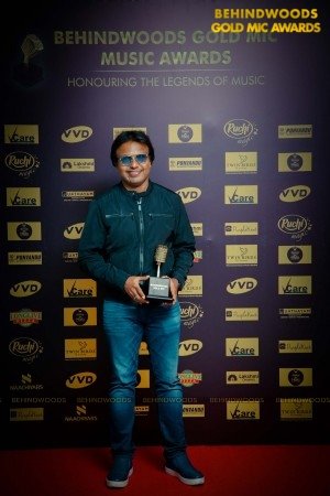 Behindwoods Gold Mic - The Red Carpet