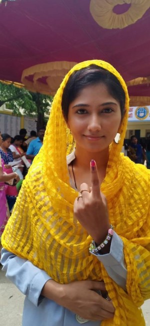 Celebrities Cast their Vote in Lok Sabha Election