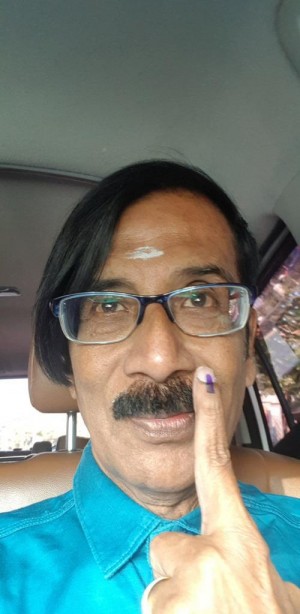 Celebrities Cast their Vote in Lok Sabha Election