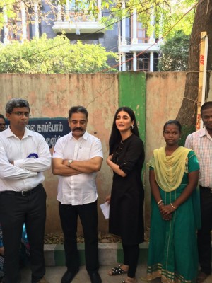 Celebrities Cast their Vote in Lok Sabha Election