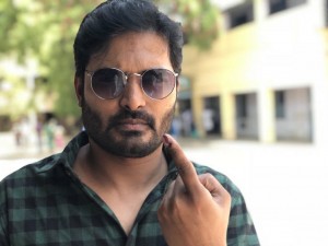 Celebrities Cast their Vote in Lok Sabha Election