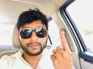 Celebrities Cast their Vote in Lok Sabha Election