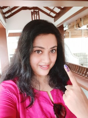 Celebrities Cast their Vote in Lok Sabha Election