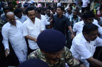 Tamil Cinema pays last respect to lyricist Na. Muthukumar