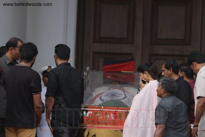 Karunanidhi death: Political leaders and Celebrities pay homage