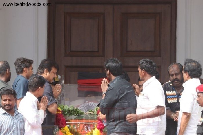 Karunanidhi death: Political leaders and Celebrities pay homage