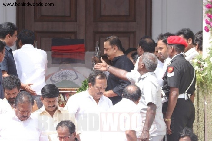 Karunanidhi death: Political leaders and Celebrities pay homage