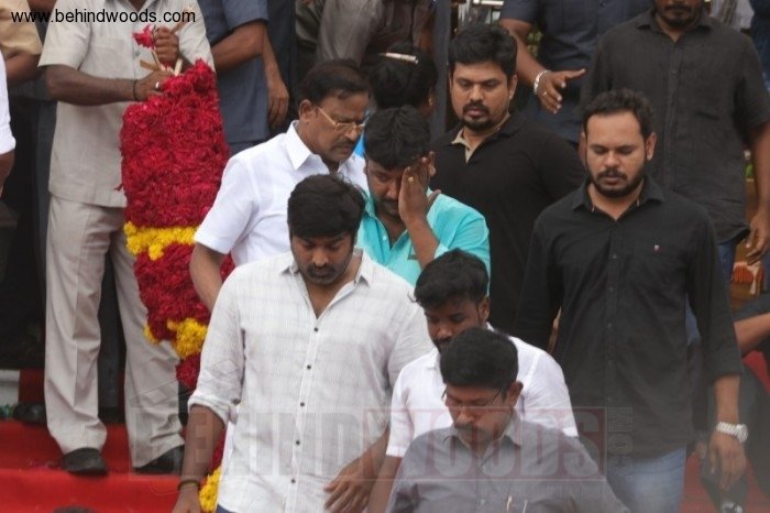 Karunanidhi death: Political leaders and Celebrities pay homage