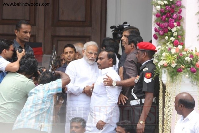 Karunanidhi death: Political leaders and Celebrities pay homage