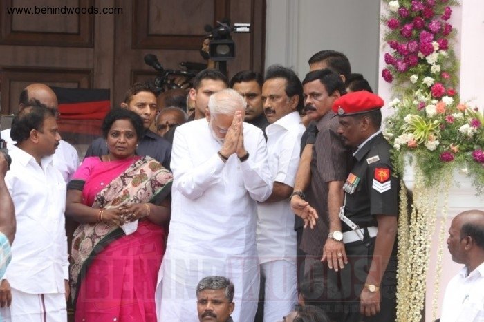 Karunanidhi death: Political leaders and Celebrities pay homage