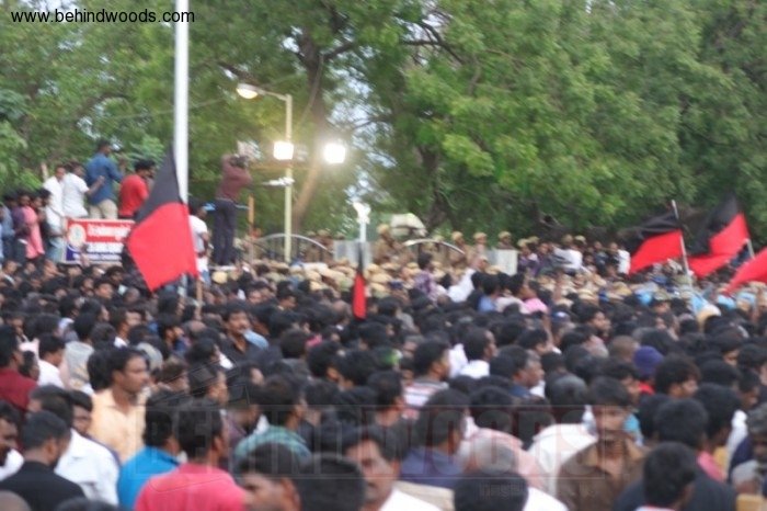 Karunanidhi death: Political leaders and Celebrities pay homage