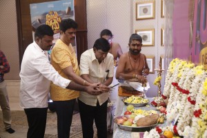 Naai Sekar Returns Pooja Stills