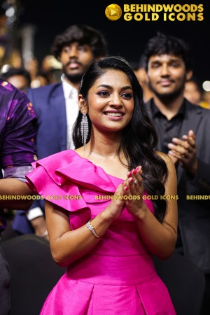 THE BEHINDWOODS GOLD ICONS - CANDID MOMENTS SET 2