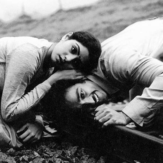 Balu Mahendra-Kamal Hassan and Sridevi for Sadma (Moondram Pirai remake ...