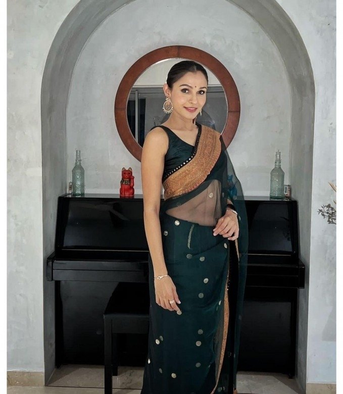 Andriya In Tamil Actress Sex - Andrea Jeremiah (aka) Actress Andrea photos stills & images