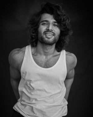 Vijay Devarakonda (aka) VijayDevarakonda