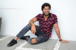 Vijay Deverakonda (aka) VijayDeverakonda