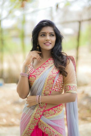 Eesha Rebba (aka) Eesha