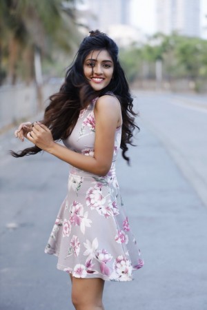 Eesha Rebba (aka) Eesha